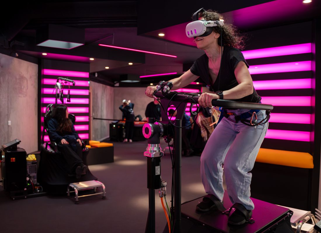 VIRTUAL REALITY SIMULATORS
